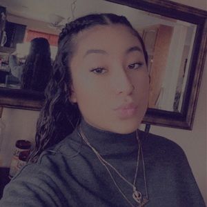 Meet your Posher, Desiree